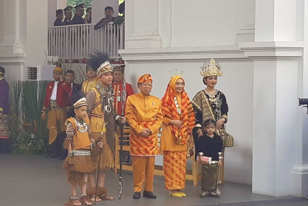  Gibran dan Jan Ethes Tiba di Istana Merdeka, Sambut Kedatangan Maruf Amin