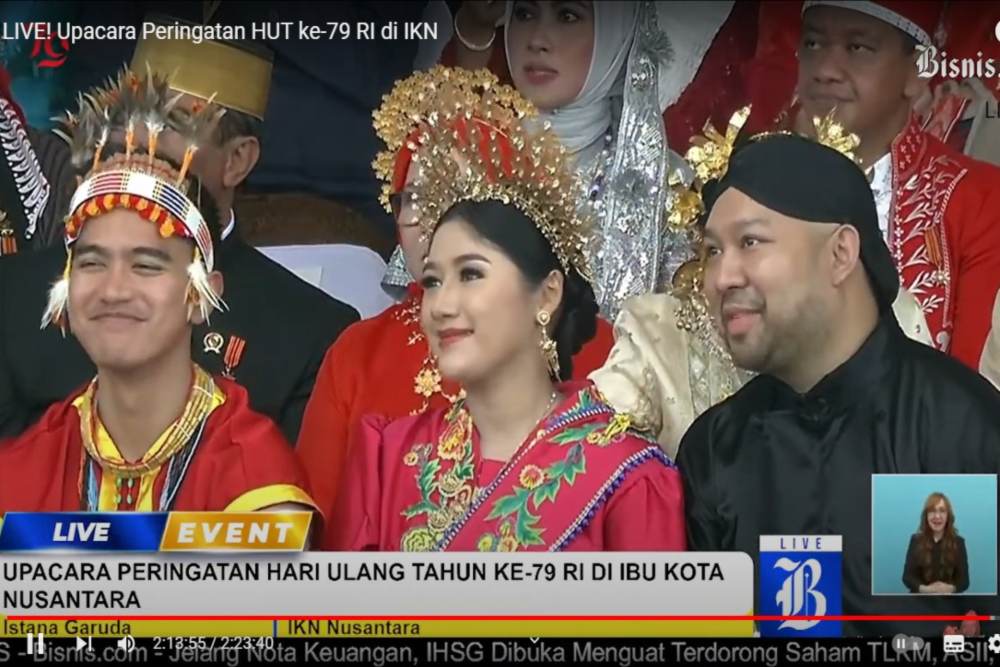  Foto Kekompakan Kaesang dengan Putra Prabowo, Hingga Baju Papua yang  Dipakai Gibran