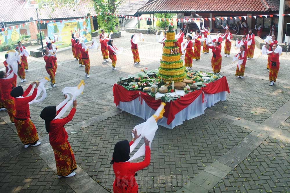  Bakul Budaya Gelar Tumpeng Raksasa dan Tari Pemindahan Ibu Kota