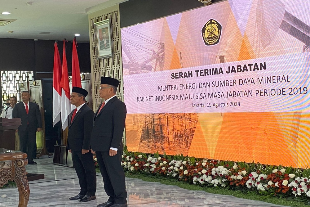  Arifin Tasrif Resmi Serahkan Jabatan Menteri ESDM ke Bahlil Lahadalia