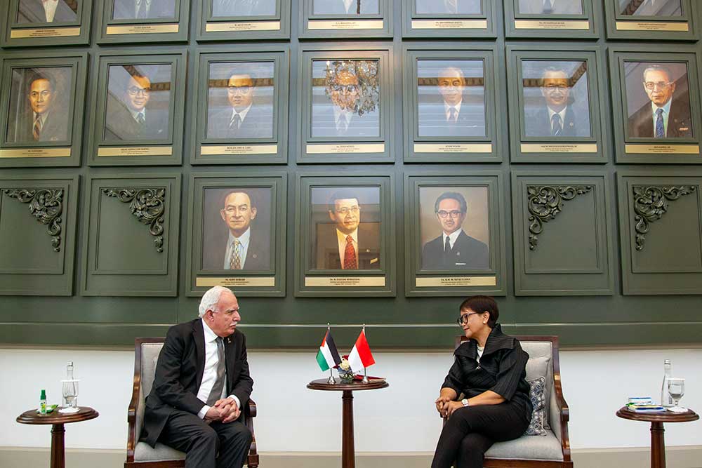  Retno L. P. Marsudi Bertemu Dengan Penasihat Presiden Palestina Riyad al-Maliki