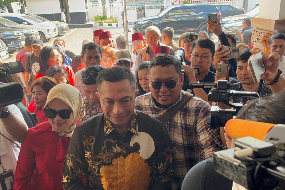  Rapat Pleno Paslon Independen, Dharma Pongrekun-Kun Wardana Tiba di KPU DKI Jakarta