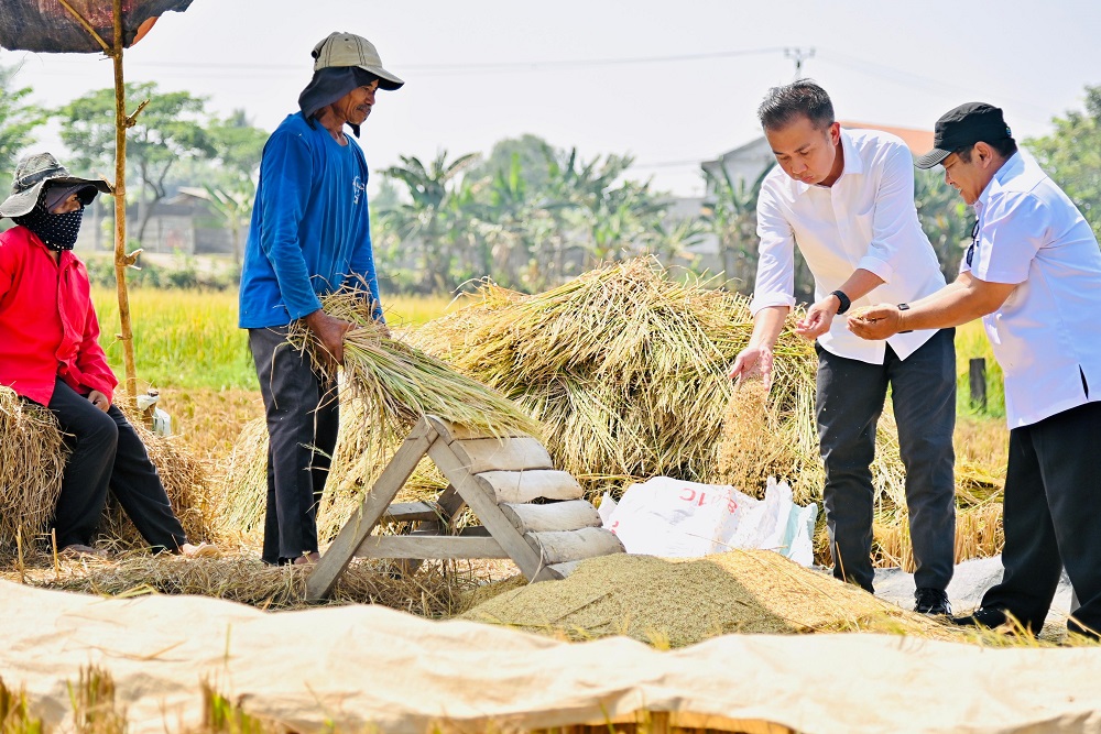  Ada Bantuan Pompanisasi, Bey Minta Petani di Jabar Majukan Musim Tanam