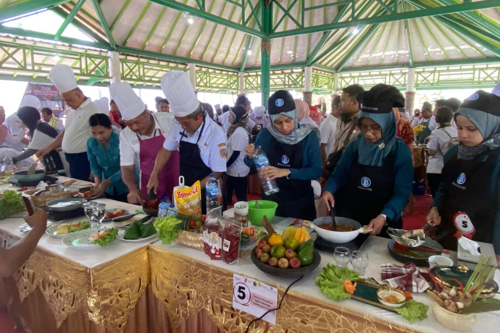  Pejabat Jadi Chef Demi Promosi Cabai Bubuk dan Pasta Bawang Merah