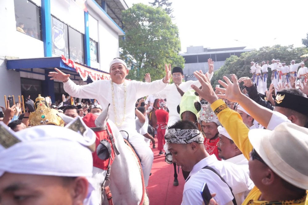  Pilgub Jabar 2024: Peluang Menang Besar, Dedi Mulyadi-Erwan Tidak Boleh Lengah