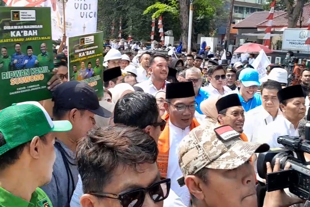  RK-Suswono Jalan Kaki ke KPUD Jakarta, Massa Padati Jalan Raya