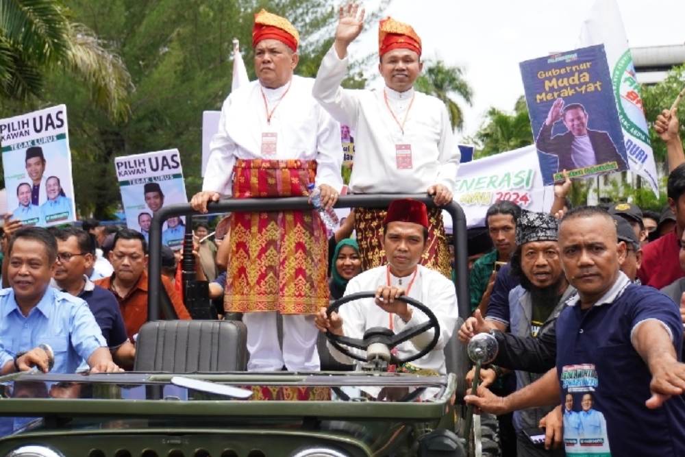  Diantar Langsung UAS, Pasangan Abdul Wahid - SF Hariyanto Mendaftar ke KPU Riau