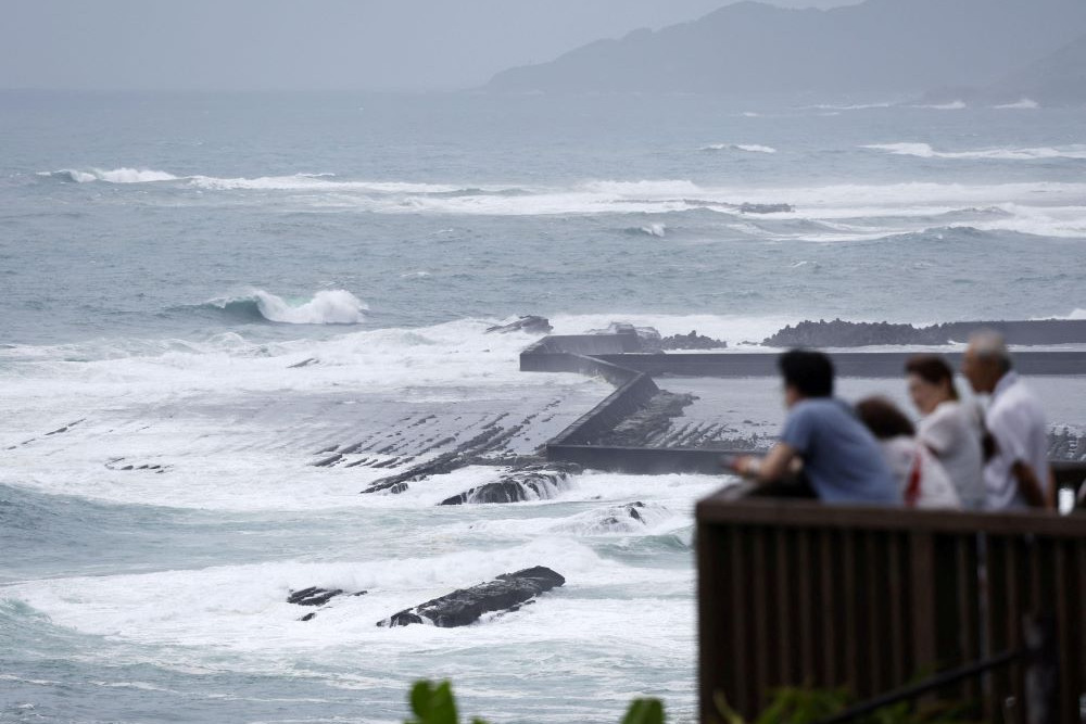  Topan Shanshan Terjang Jepang, Puluhan Orang Terluka