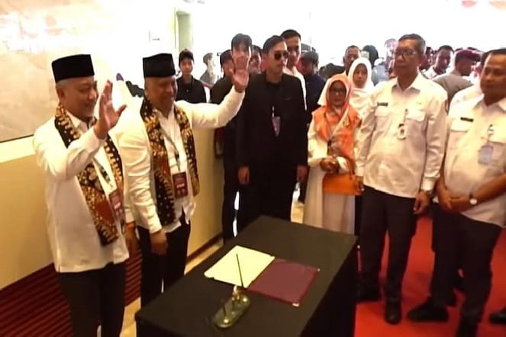  Pilgub Jabar 2024: Diusung PKS, Nasdem dan PPP, Ahmad Syaikhu-Ilham Habibie Tiba Mendaftar di KPU