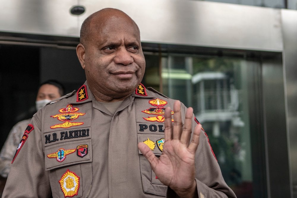  Maju di Pilkada Papua, Kapolda Mathius Digantikan Patrige Petrus