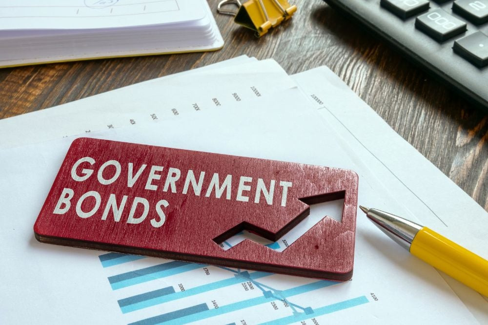  Govt, Private Sector Square Off in Bond Market Amid Competition for Liquidity