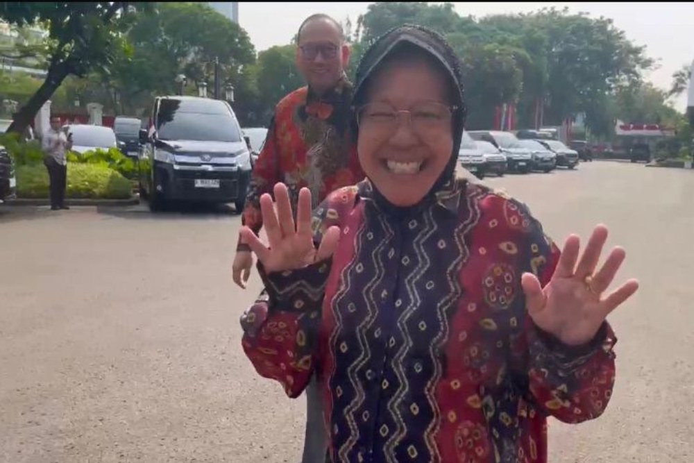  Risma Temui Jokowi di Istana, Mundur dari Kabinet?