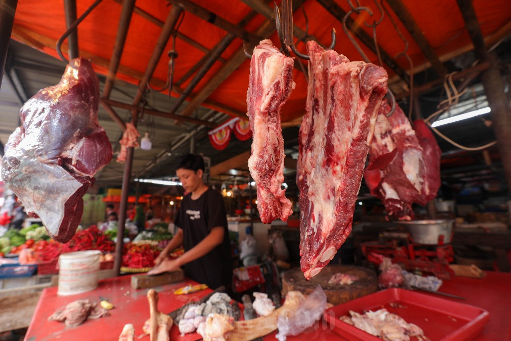  Adopsi QRIS di Pasar Tradisional Terganjal Budaya Tawar-menawar Khas 'Emak-emak'