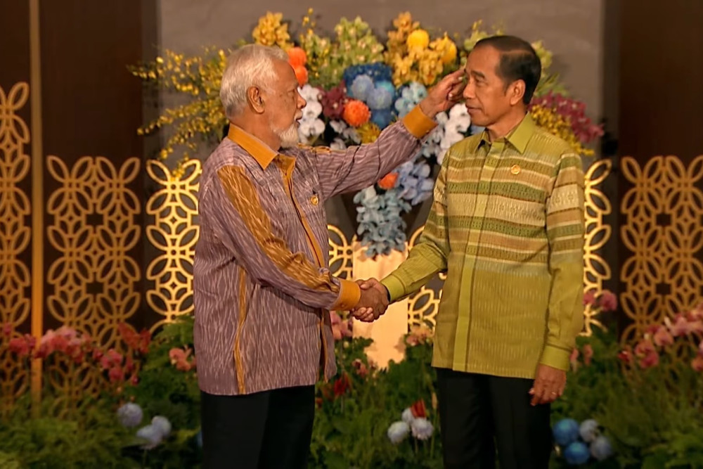  Momen PM Timor Leste Xanana Gusmao Sentuh Kepala Jokowi saat Welcoming Dinner IAF 2024