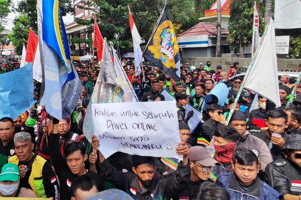  Ratusan Driver Ojek Online di Palembang Gelar Aksi Tuntut Regulasi Penetapan Tarif