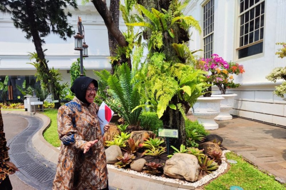  Risma Langsung Kabur Saat Ditanya Soal Mundur dari Kabinet Jokowi