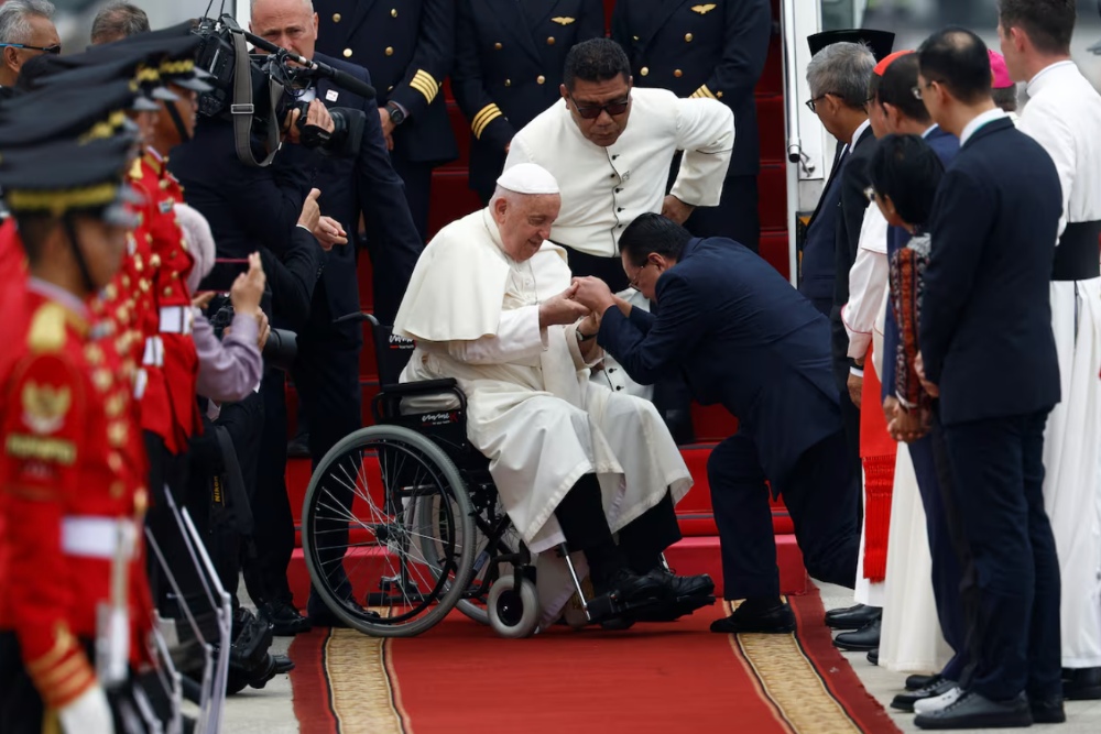  Momen Langka dan Bersejarah! Ini Foto-foto Kedatangan Paus Fransiskus di Indonesia