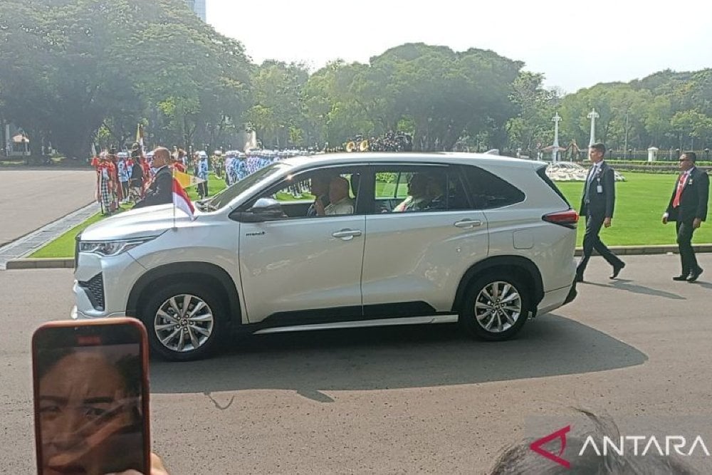  Naik Innova Zenix ke Istana, Paus Fransiskus Disambut Upacara Kenegaraan