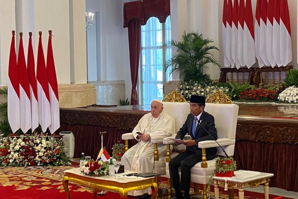  Jokowi ke Paus Fransiskus: Terima Kasih Bapa Suci Sudah Berkunjung ke Indonesia