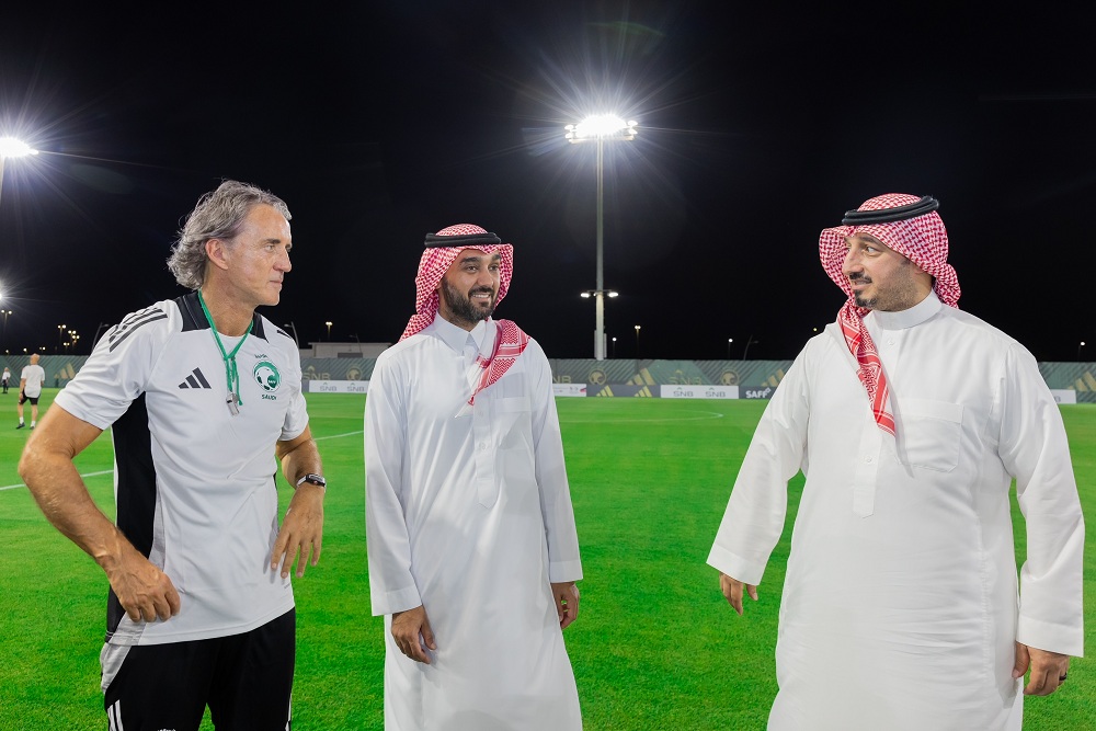  Roberto Mancini Punya Kenangan dengan Erick Thohir dan Indonesia