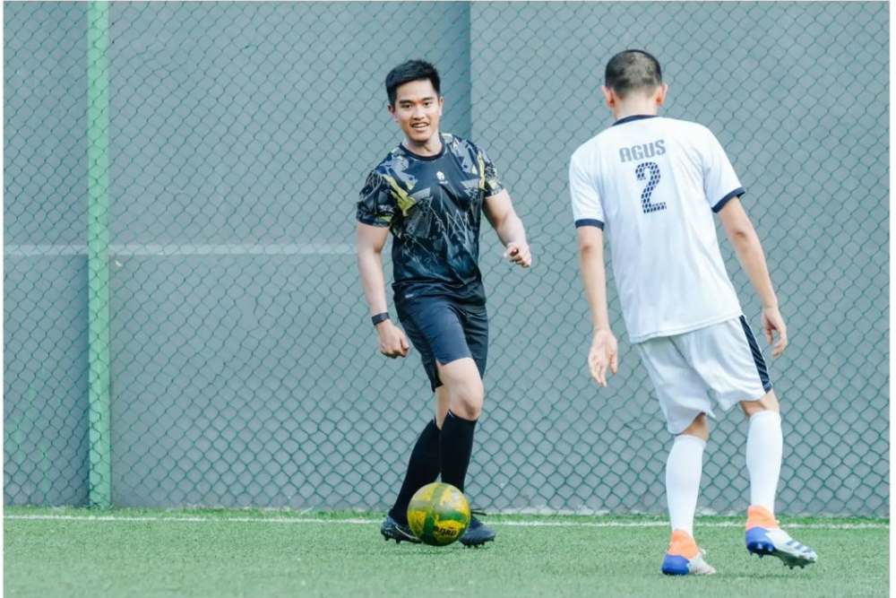  Kaesang Kembali Muncul, Kini Main Mini Soccer Lawan Gibran