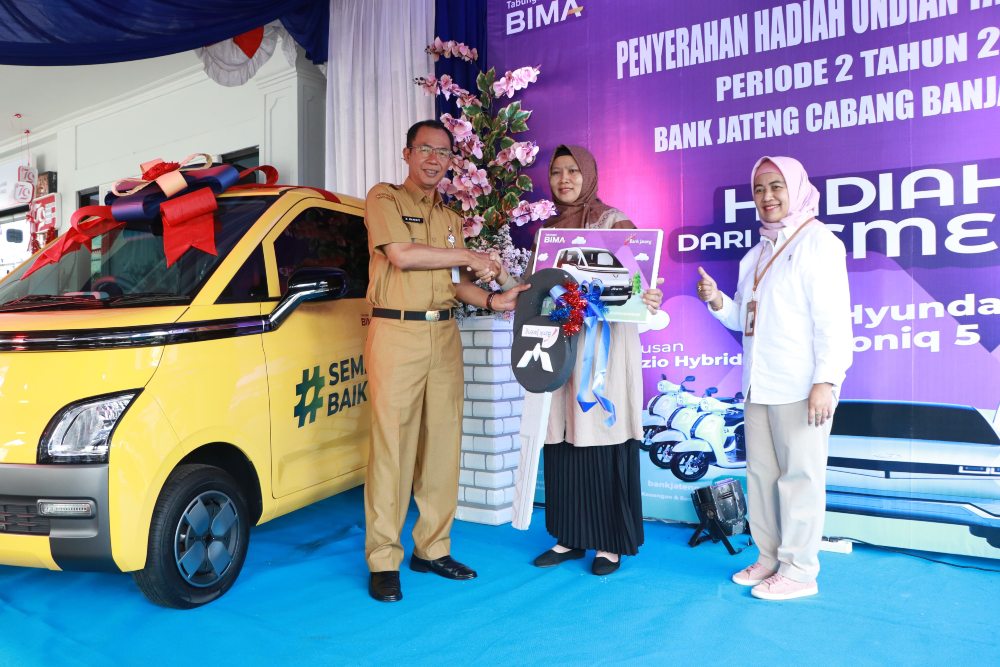  Nasabah Bank Jateng Banjarnegara Bawa Pulang Hadiah Mobil Listrik