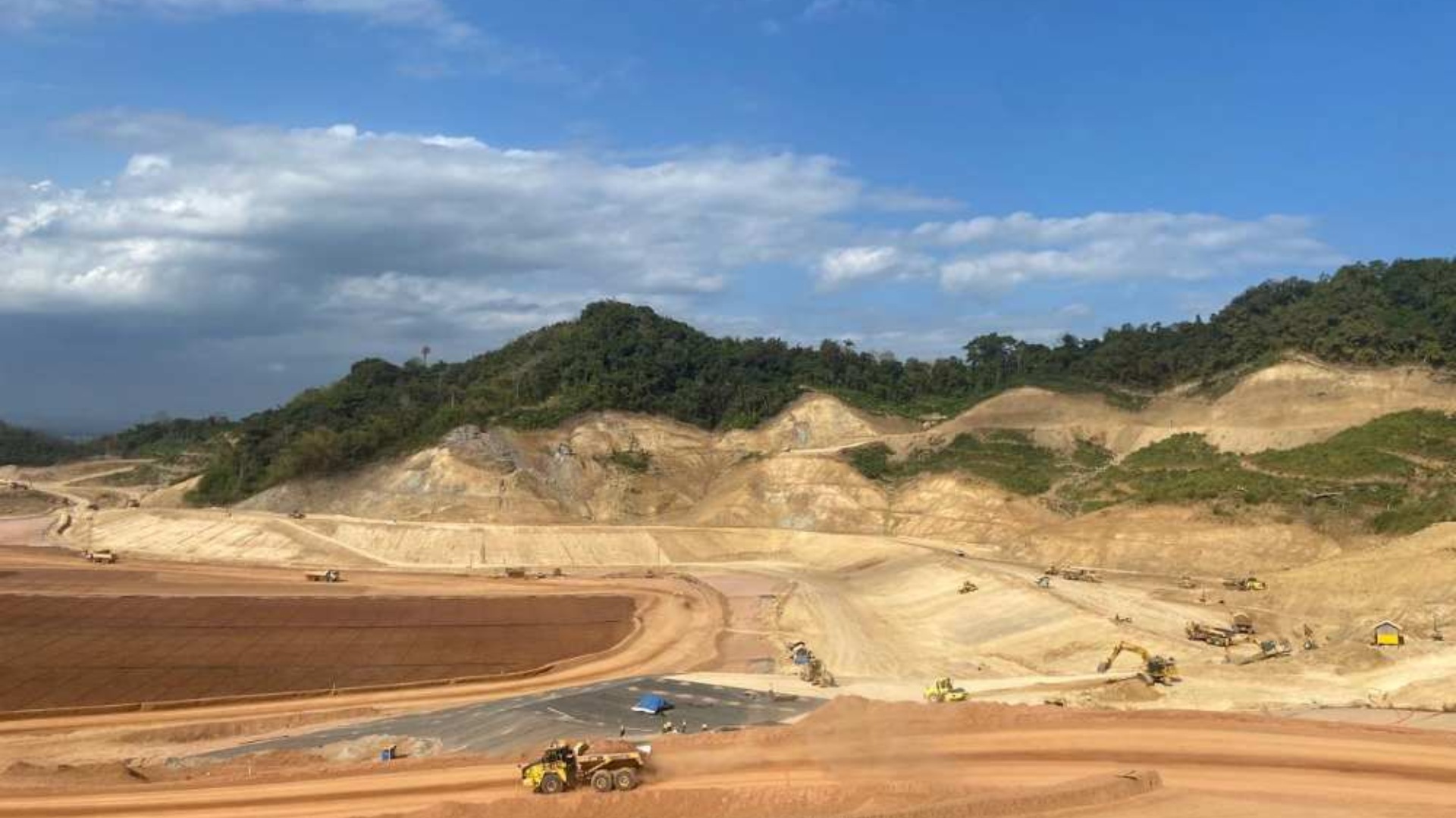 Aktivitas tambang di Tambang Emas Tujuh Bukit milik MDKA/ Thomas Mola