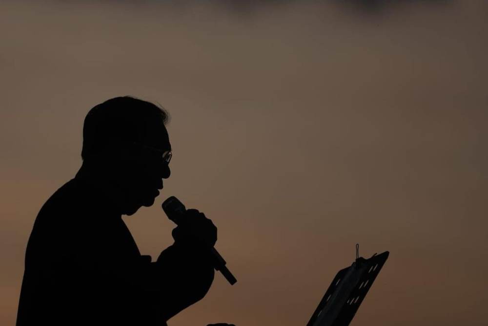 Ketua Majelis Tinggi Partai Demokrat Susilo Bambang Yudhoyono (SBY) menyanyikan lagu Coldplay/Instagram