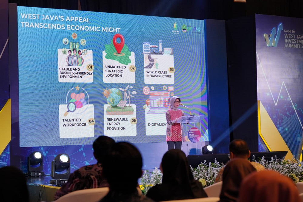 Kepala DPMPTSP Jabar Nining Yuliastiani