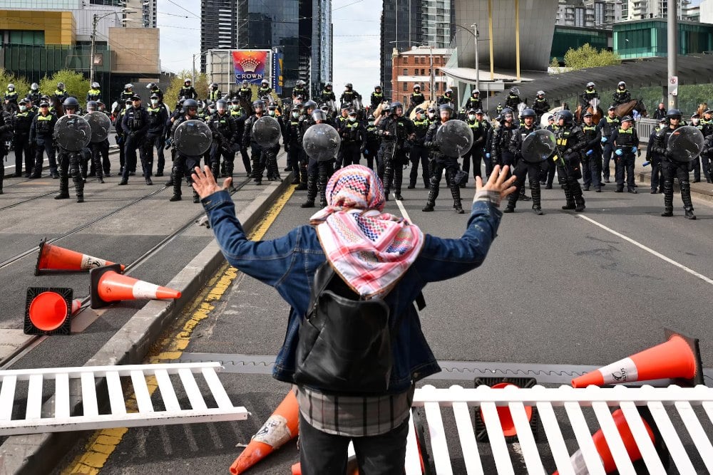  Demonstran Pro-Palestina Ditangkap di Luar Pameran Militer Melbourne