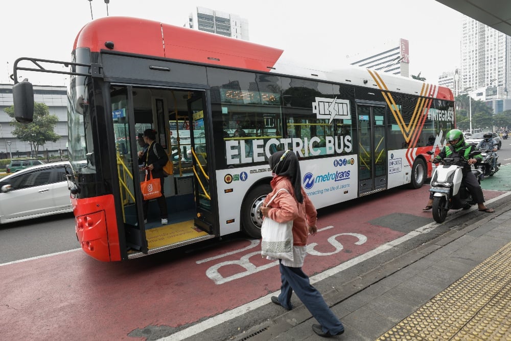  Transjakarta Collaborates with Pindad for Electric Bus Procurement