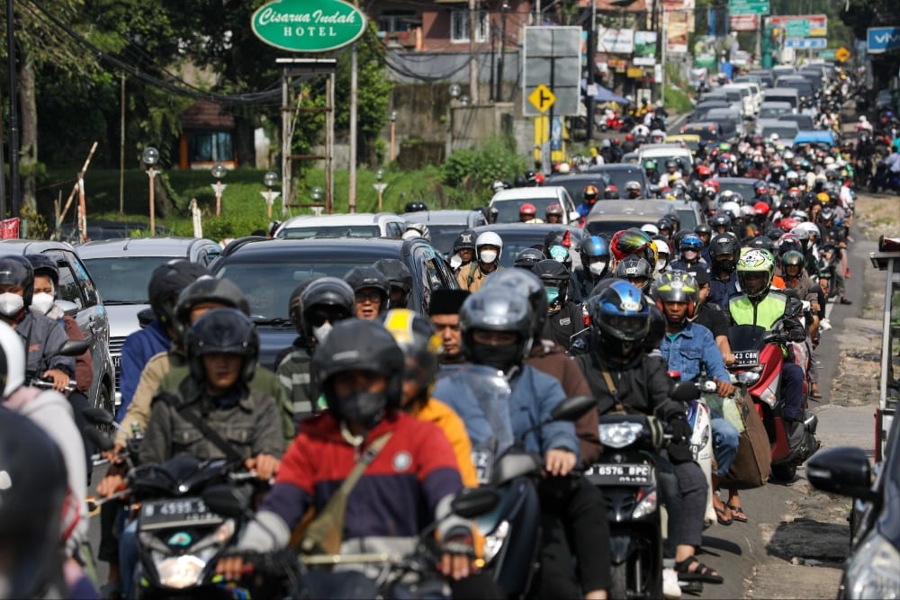  Polisi: Jalur Wisata Puncak Dipadati 150.000 Kendaraan Sehari