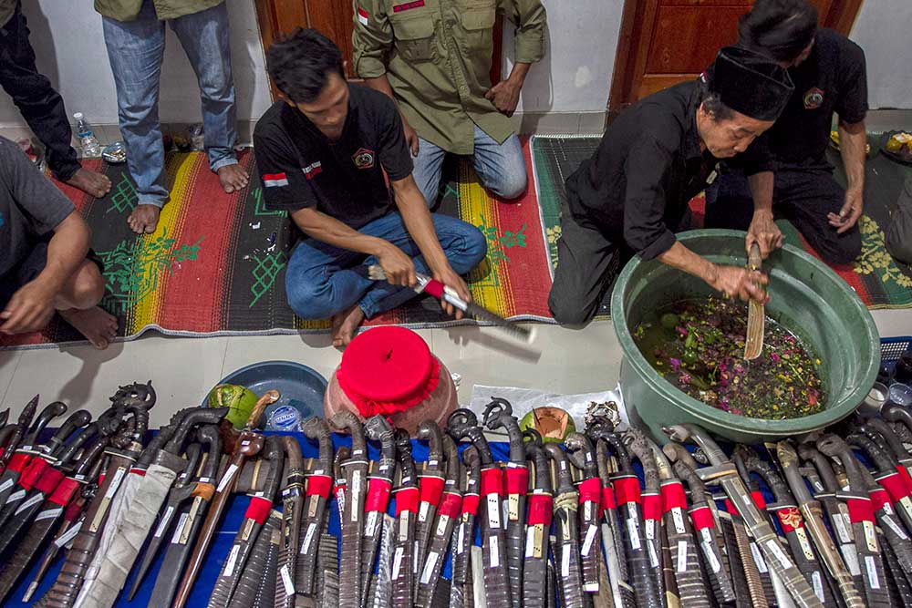  Jamasan 1.000 Bilah Golok Pusaka Ciomas Banten