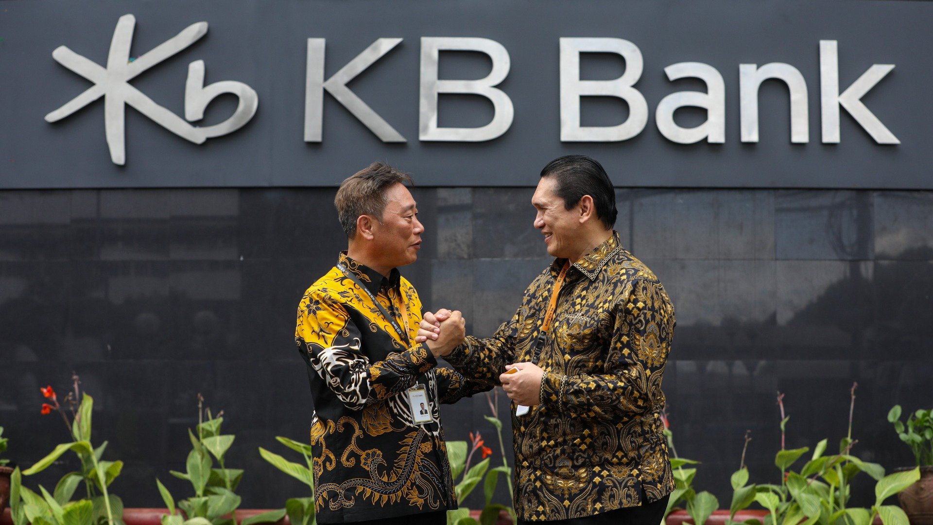  Vanguard dan BlackRock Beda Arah dengan Direksi di Saham KB Bank (BBKP)