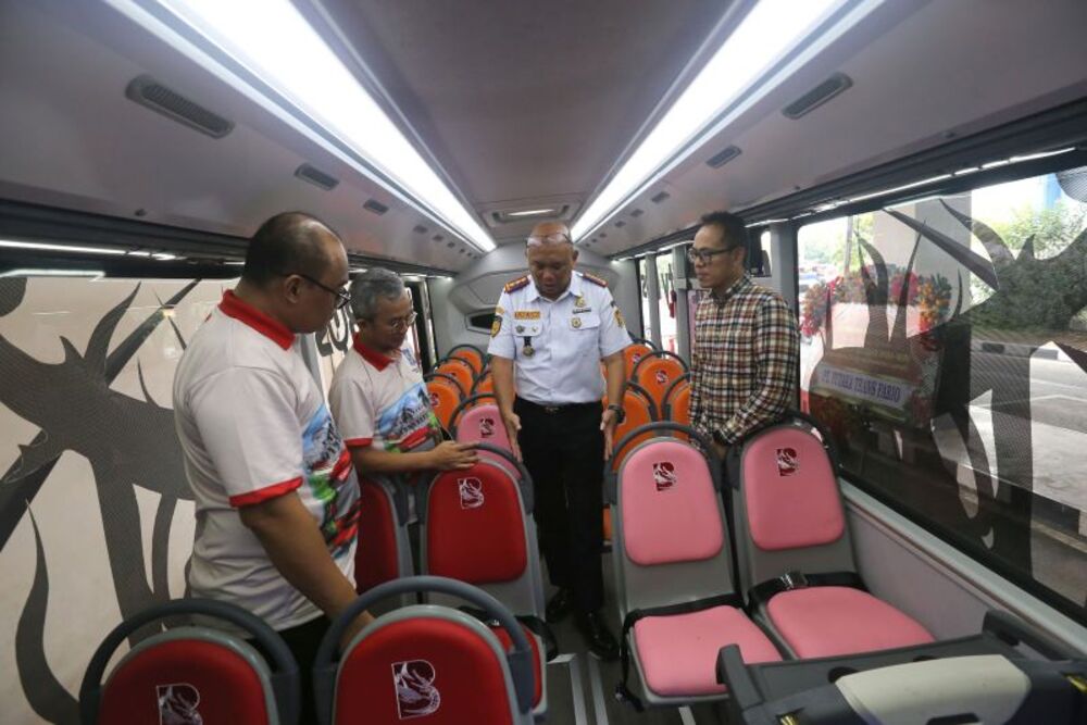  Surabaya Meluncurkan Bus Listrik untuk Transportasi Umum