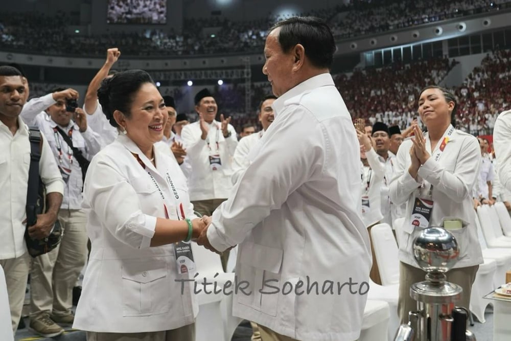  Momen Manis Prabowo Lempar Candaan ke Titiek Soeharto di Acara Gerindra