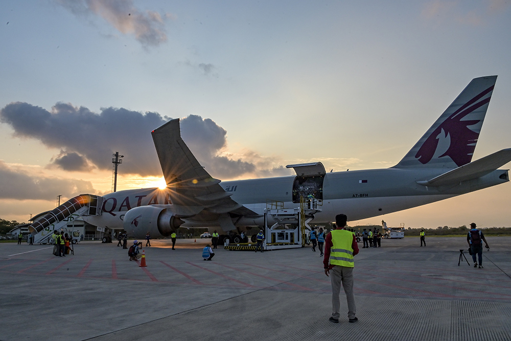  Kedatangan Logistik MotoGP di Bandara Internasional Lombok