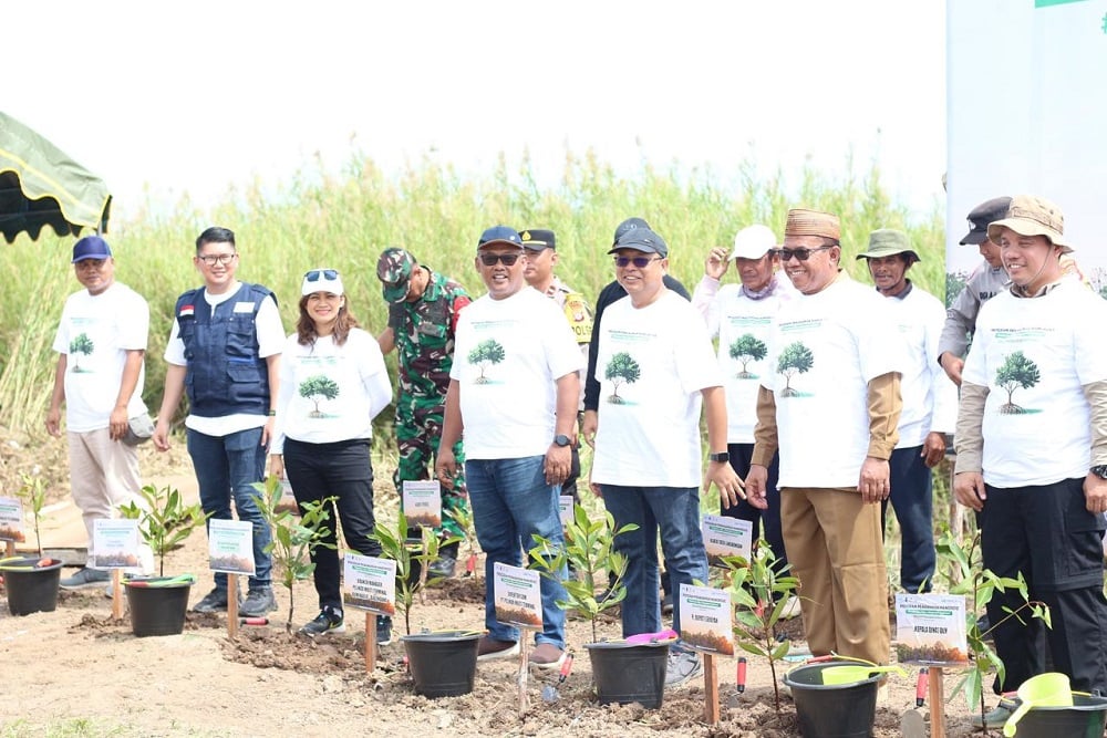  SPMT Grup Tambah Tanam 30.000 Bibit Mangrove, Perkuat Pesisir Kalteng