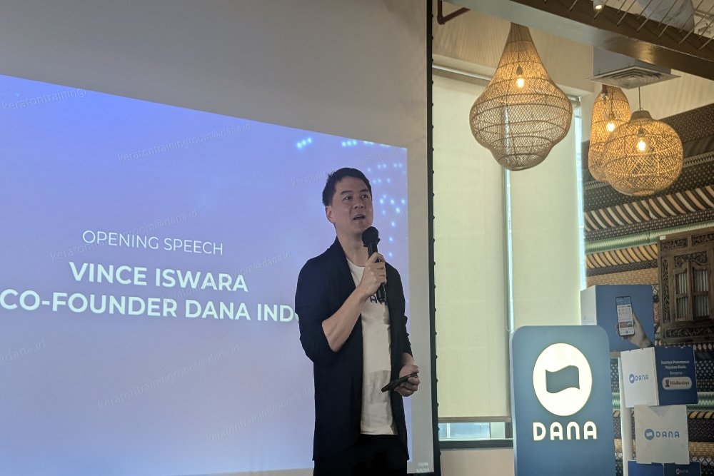 Chief Executive Officer (CEO) Dana Vincent Iswara dalam acara Dialog DANA: Bersinergi Menjaga Keamanan dari Kejahatan Siber di Jakarta, Kamis (26/9/2024)./Bisnis,com - Rika Anggraeni