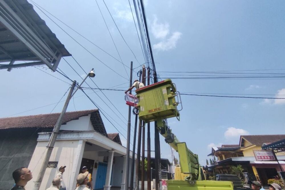  Jaringan Fiber Optik di Tulungagung Ditertibkan