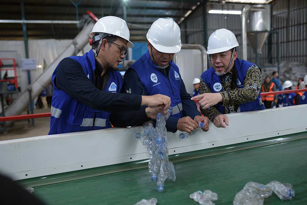  AQUA Berkolaborasi dengan Prevented Ocean Plastic Southeast Asia (POPSEA) Resmikan Fasilitas Daur Ulang