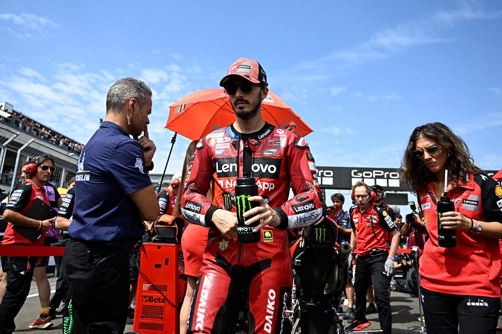 Pembalap Ducati Lenovo, Francesco Bagnaia, memenangi hasil sprint race MotoGP Mandalika 2024 /  REUTERS-Pablo Morano