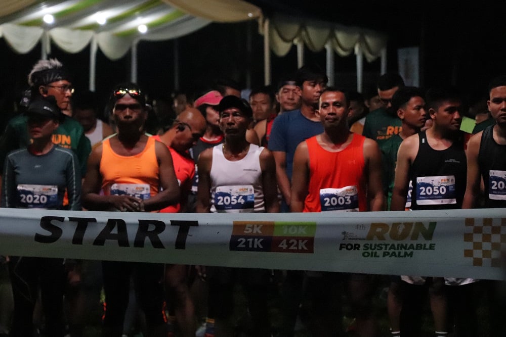  Ribuan Peserta Lari Melintasi Kebun Sawit di Sergai, Kampanye Positif Sawit