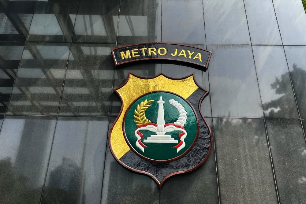  Polda Metro Jaya Investigasi Video Polisi Peluk Massa Pembubaran Diskusi Kemang