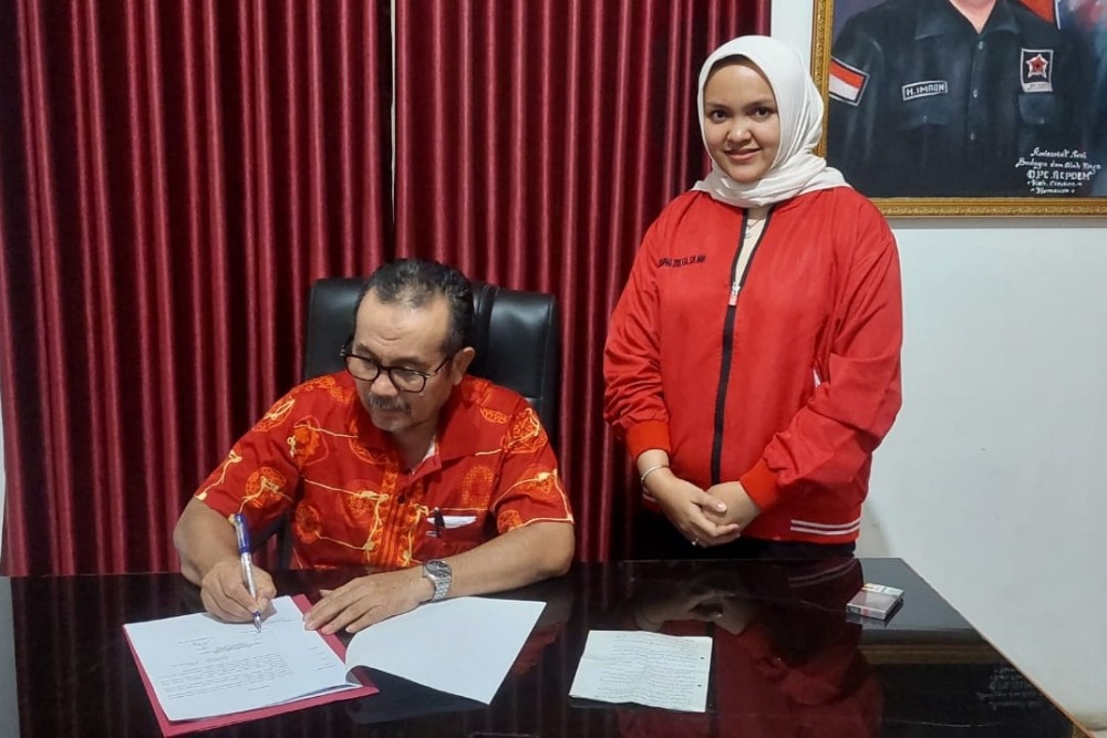  Sophi Zulfia Ditunjuk Jadi Ketua DPRD Kabupaten Cirebon