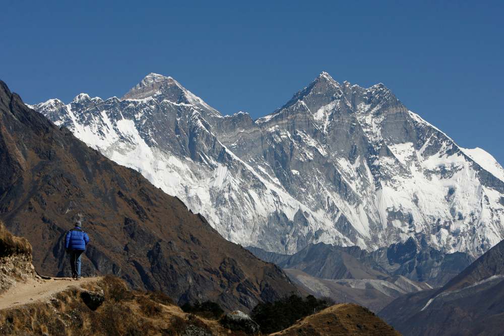  Puncak Gunung Everest Bertambah Tinggi 50 Meter, Ini Penyebabnya