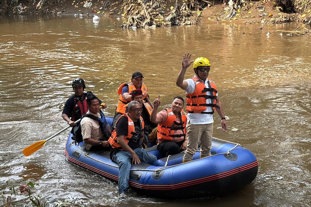  RK Susuri Ciliwung, Bahas Implementasi Transportasi Sungai