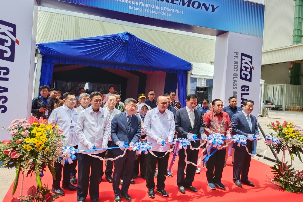  Raksasa Kaca Asean KCC Glass Resmi Beroperasi di Batang, Investasi Rp12 Triliun