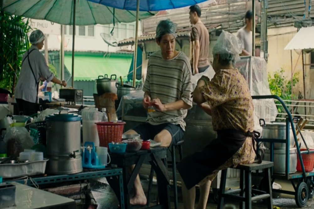 Salah satu adegan dalam film How To Make Millions Before Grandma Dies