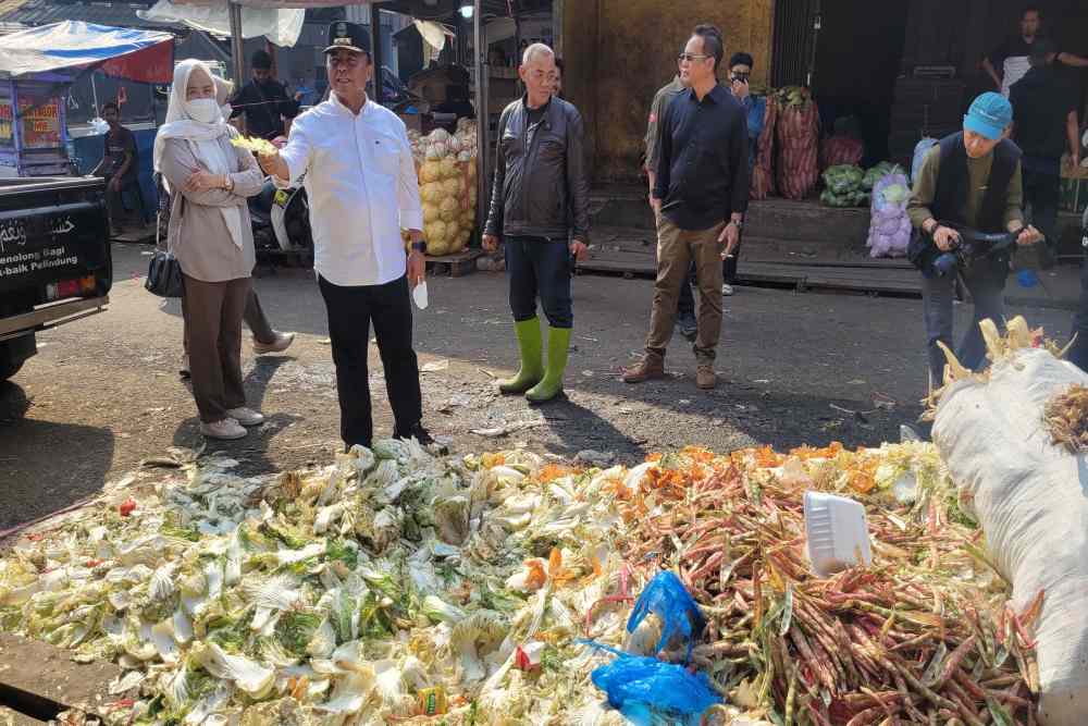  Ancaman Darurat Sampah Bandung Raya Jilid II, Pasar Caringin Disorot